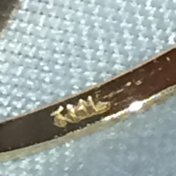 10k gold diamond ring. - Picture 6 of 16